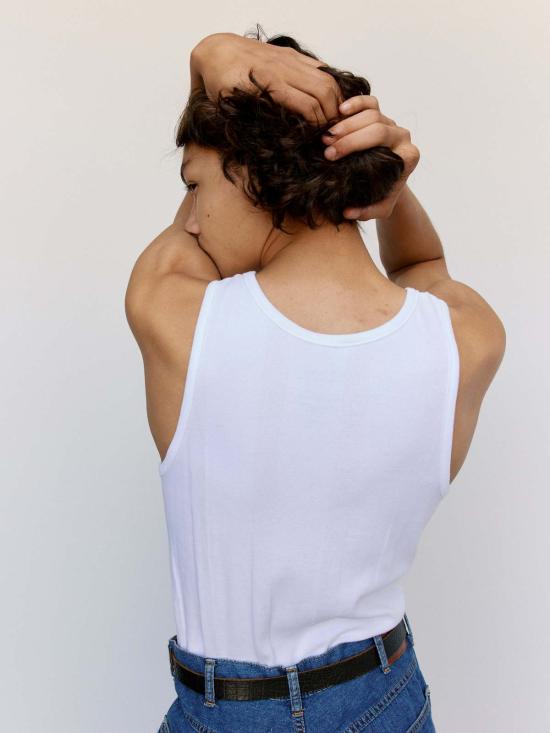  더 레터스 민소매 티셔츠 레터스 랜덤 텔레코 코튼 라운드 리브 탱크 화이트 - THE LETTERS