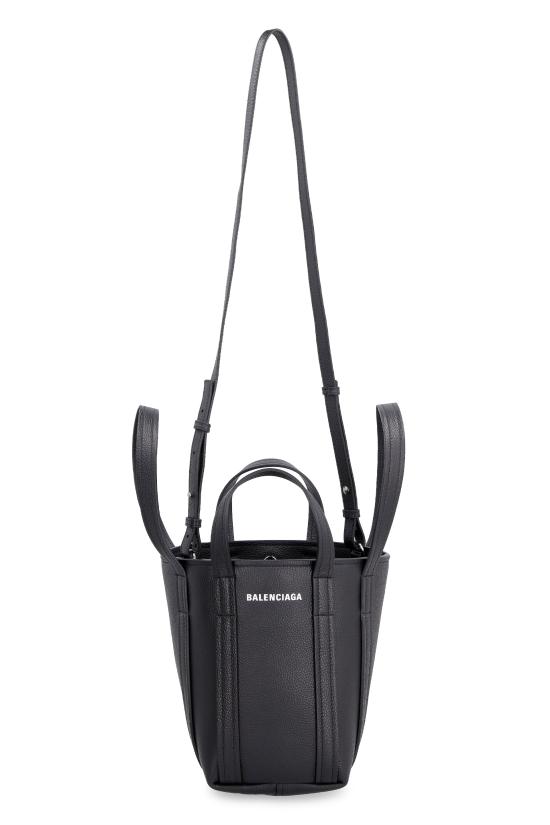 25FW 발렌시아가 그레인드 카프스킨 에브리데이 XS 노스 사우스 숄더 토트백 67279315YUN 1090 BLACK - BALENCIAGA