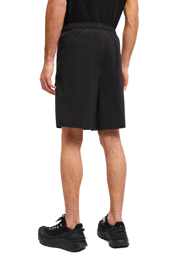 25SS 몽클레어 숏팬츠 K10912B0000759865 999 Black - MONCLER