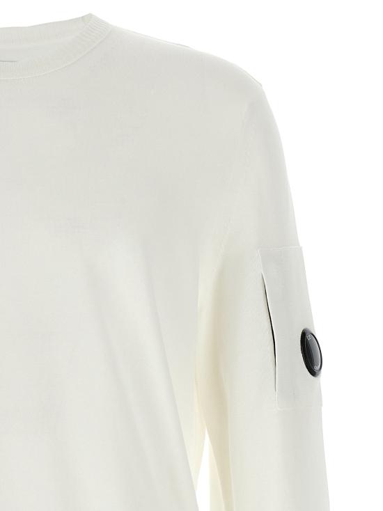 25SS 씨피 컴퍼니 코튼 크레이프 크루넥 렌즈 니트 스웨터  18CMKN086A006323O103 - C.P. COMPANY