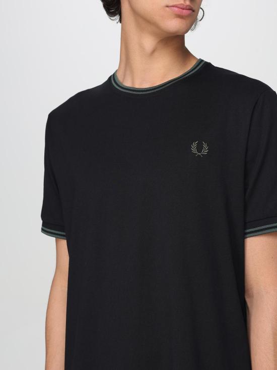 25FW 프레드페리 반팔 티셔츠 M1588 Y43 Black 2 - FRED PERRY