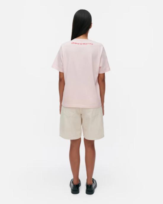  마리메꼬 반팔 티셔츠 Marimekko Erna Vihkiruusu 배치 키오스키 셔츠 라이트 핑크/레드 - MARIMEKKO