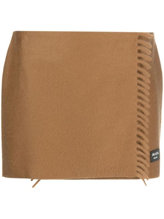  프라다 숏 스커트 P112XES232 13LP F0046 COGNAC