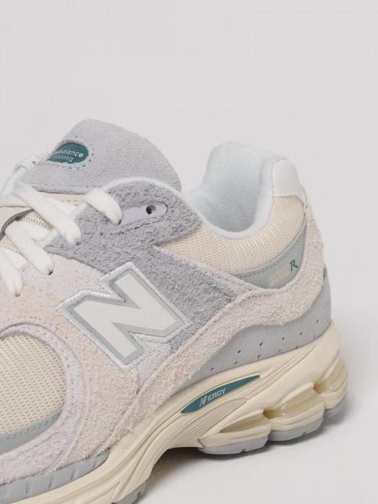 26SS 뉴발란스 2002R 스니커즈 M2002REK Unico Beige - NEW BALANCE