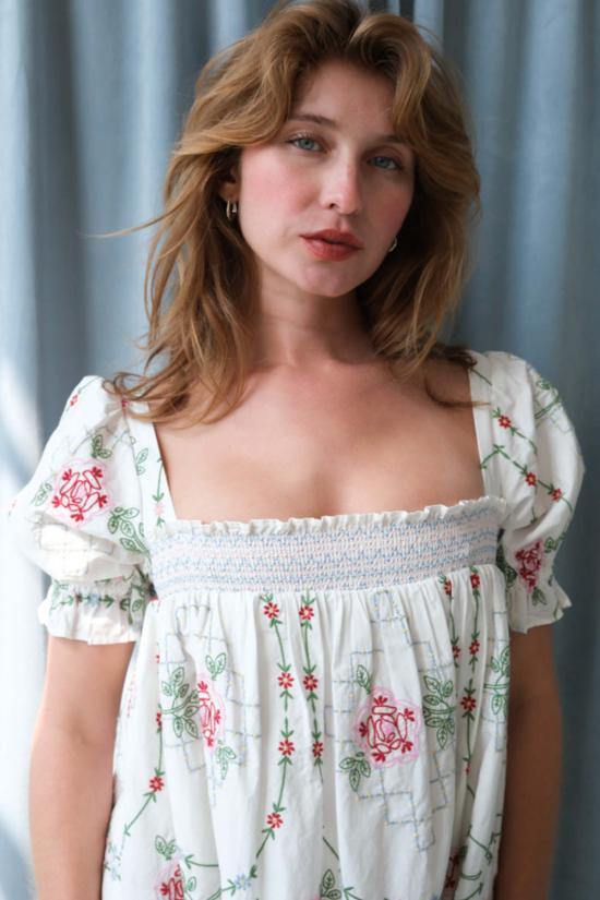  담손매더 숏 원피스 댐슨 매더 루루 미니 드레스 화이트 로즈 자수 - DAMSON MADDER