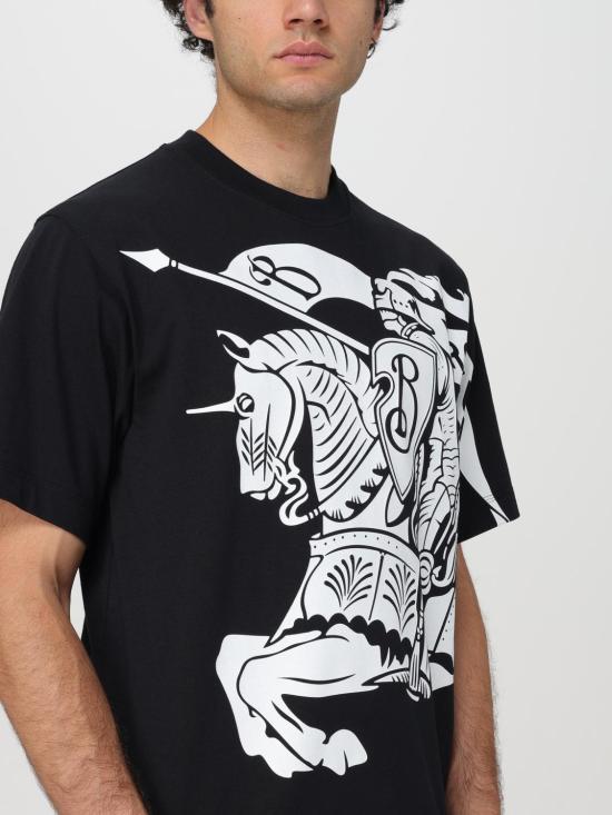 25FW 버버리 EKD 로고 프린트 코튼 숏슬리브 티셔츠 8095058 Black - BURBERRY