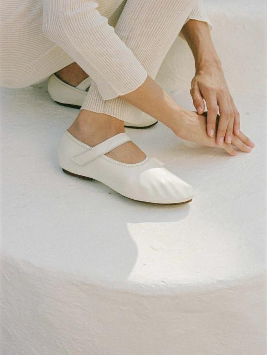  어바웃 아리안느 뮬/슬리퍼 Arianne Martino Mary Jane에 대하여 - ABOUT ARIANNE