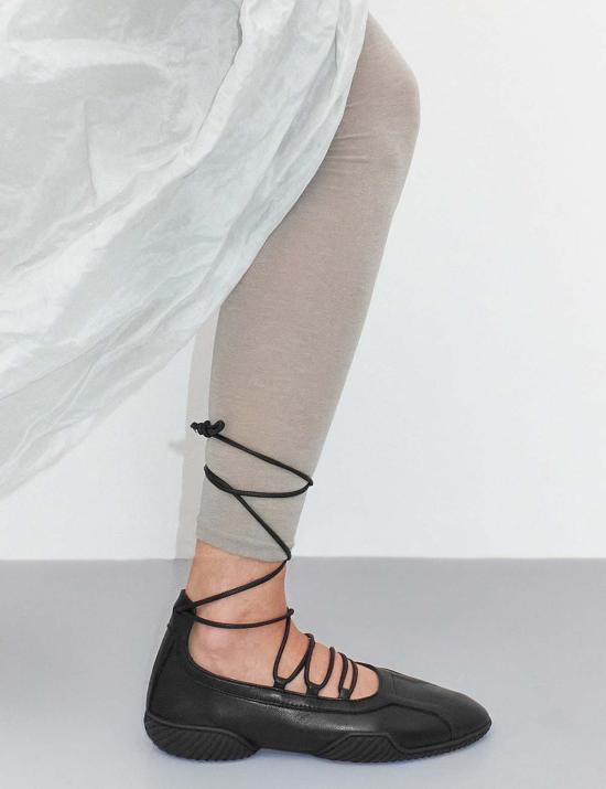  미스타 플랫 슈즈 Miista Averie 발레리나 블랙 - MIISTA