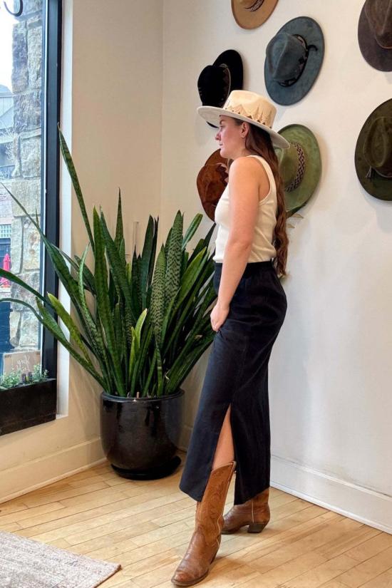  잇이즈웰 LA 미디 스커트 잇이즈웰 L.A. 리넨 슬릿 스커트 블랙 - IT IS WELL L.A.