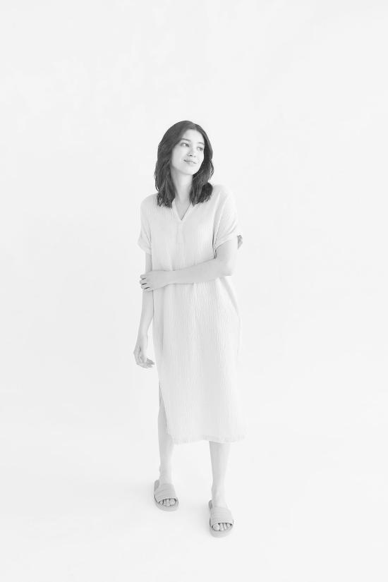  잇이즈웰 LA 미디 원피스 It Is Well L.A. 반팔 만다린 거즈 드레스 올리브 - IT IS WELL L.A.