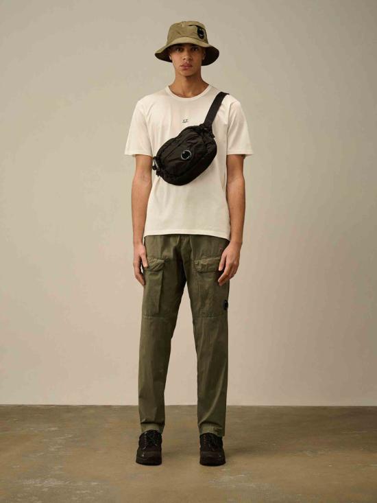 25SS 씨피 컴퍼니 숏팬츠 18CMBE041A005904G683 IVY GREEN DOM - C.P. COMPANY