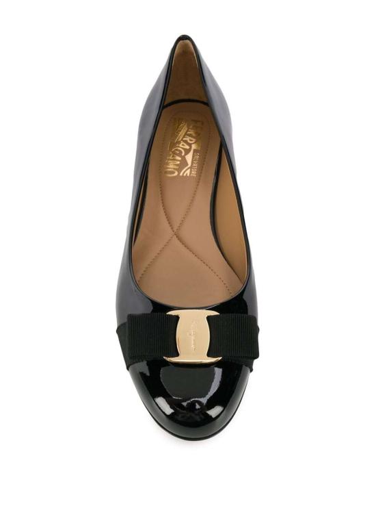 25FW 살바토레 페라가모 플랫 슈즈 01A1810574556 Black - SALVATORE FERRAGAMO