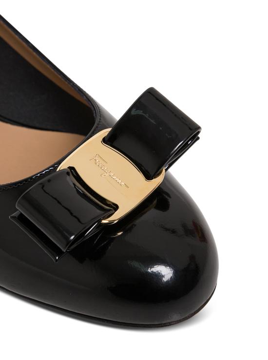 25FW 살바토레 페라가모 플랫 슈즈 01B2210591963 Black - SALVATORE FERRAGAMO