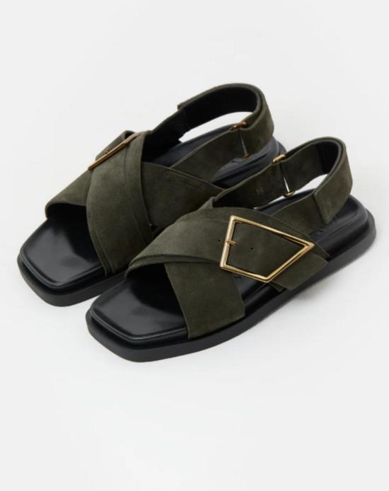  클로즈드 샌들 레더 버클  치노 그린 - CLOSED