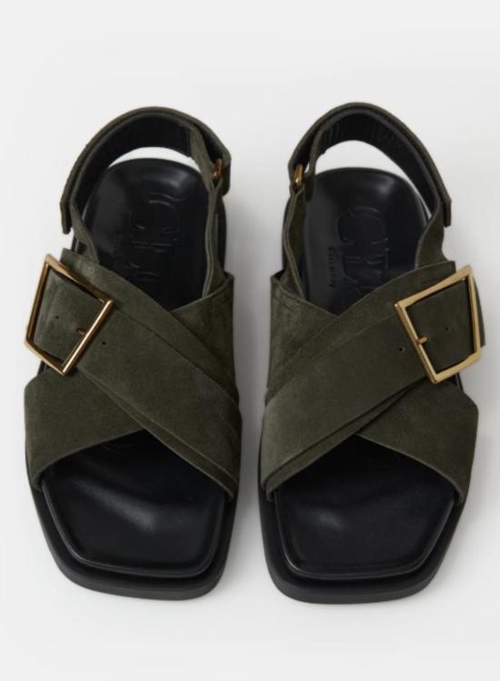  클로즈드 샌들 레더 버클  치노 그린 - CLOSED