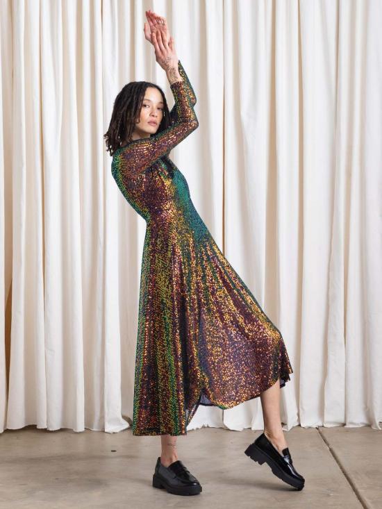  알리 골든 롱 원피스 세퀸 피티드 드레스 아이리디센트 - ALI GOLDEN