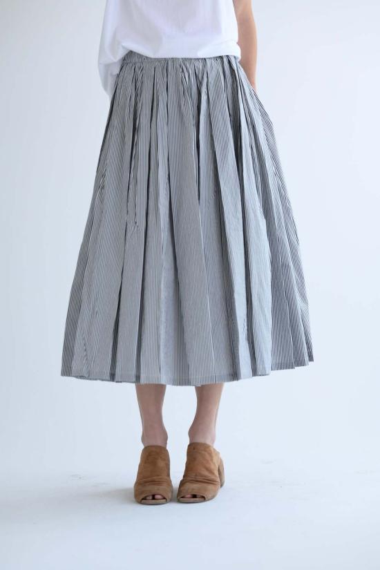  아푼토비 미디 스커트 푼토 B 블루 스트라이프 플리츠 스커트 - A PUNTO B