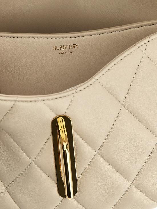  버버리 퀼티드 락킹 호스 백 8104619 - BURBERRY