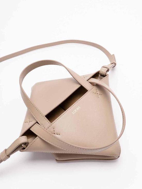 26SS 로에베 샤이니 카프스킨 미니 퍼즐 폴드 토트백 A657V25X012150 Beige - LOEWE