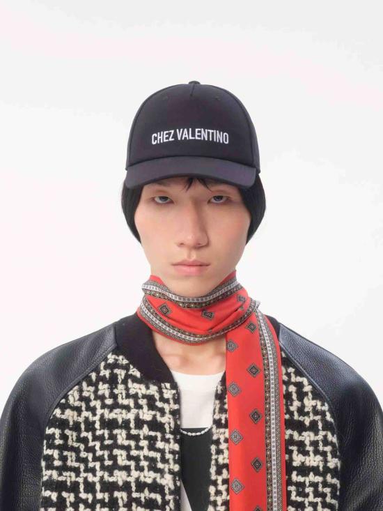 25FW 발렌티노 가라바니 볼캡 7Y2HDA41FVH 0ANAVORIO NERO STRAIGHT JEANS - VALENTINO GARAVANI