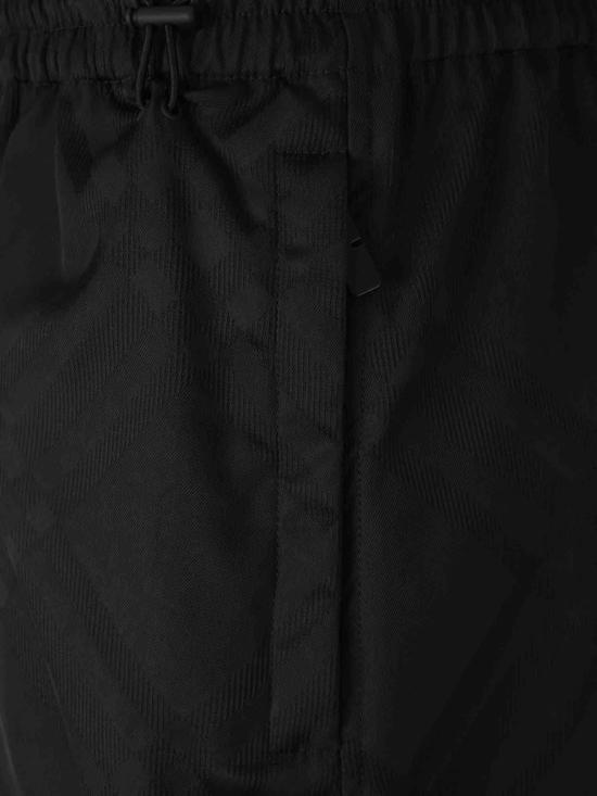 25SS 버버리 스트레이트 팬츠 8103963 C1462Black BLACK WHITE - BURBERRY