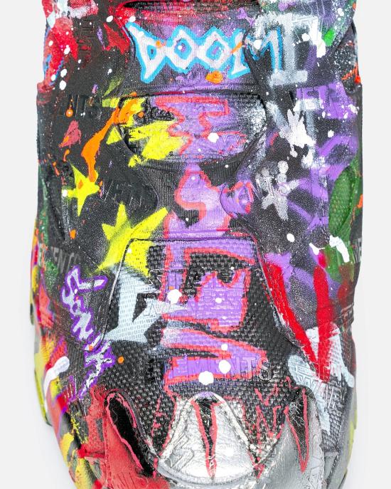  베트멍 스니커즈 핸드페인트 리복 인스타펌프 퓨리 블랙 그래피티 - VETEMENTS