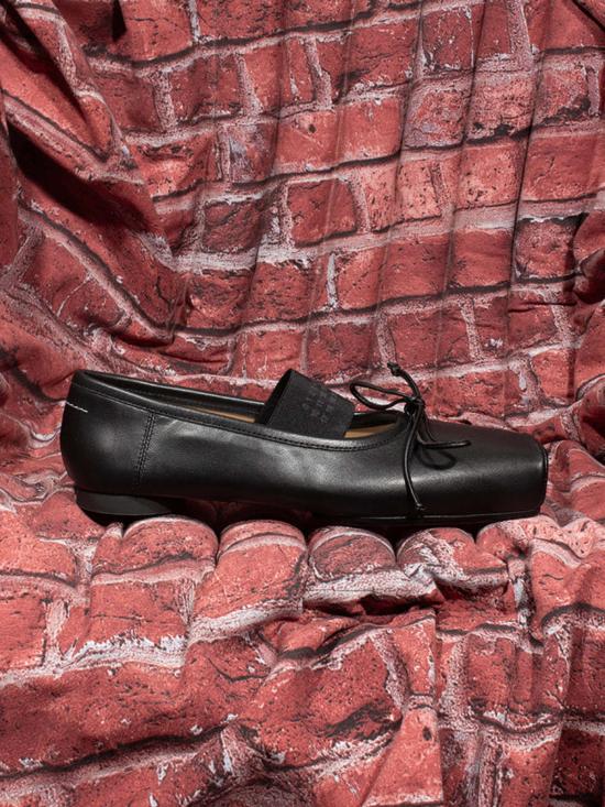  MM6 메종마르지엘라 플랫 슈즈 Mm6 메종 마르지엘라 레더 발레 플랫 블랙 - MM6 MAISON MARGIELA