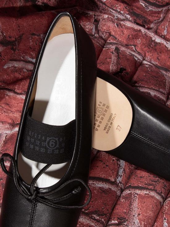  MM6 메종마르지엘라 플랫 슈즈 Mm6 메종 마르지엘라 레더 발레 플랫 블랙 - MM6 MAISON MARGIELA