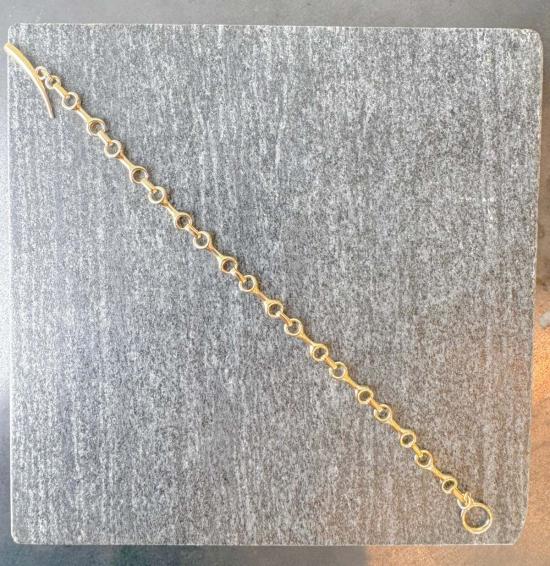  가브리엘라 아티가스 바디 주얼리 가브리엘라 아르티가스 15mm 더블 빔 체인 브레이슬릿, 투스크 클래스프 골드 베르메일