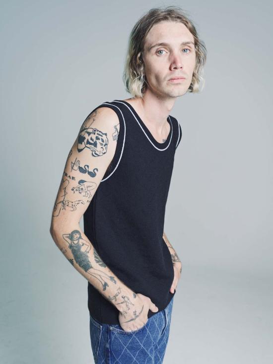  어니스트 더블유 베이커 민소매 티셔츠 어니스트 W. 베이커 메리노 울 퀼팅 탱크 탑 블랙 - ERNEST W. BAKER