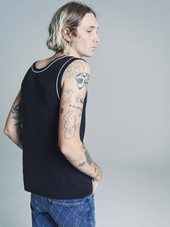  어니스트 더블유 베이커 민소매 티셔츠 어니스트 W. 베이커 메리노 울 퀼팅 탱크 탑 블랙 - ERNEST W. BAKER