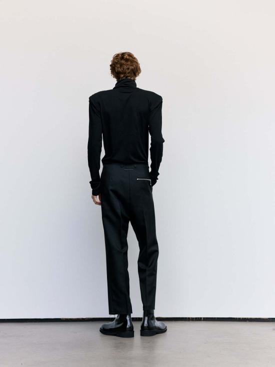  MM6 메종마르지엘라 터틀넥 Mm6 메종 마르지엘라 스트럭처드 숄더  블랙 - MM6 MAISON MARGIELA