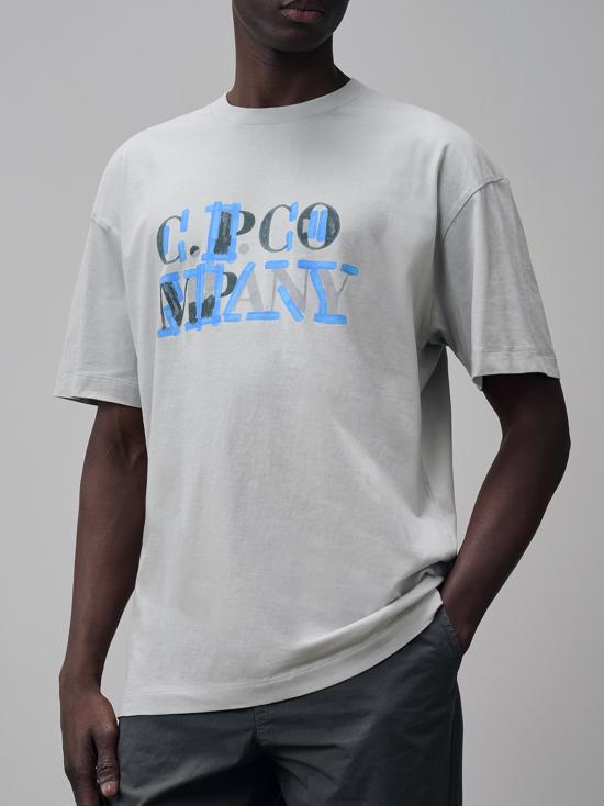 25SS 씨피 컴퍼니 반팔 티셔츠 18CMTS145A006586W 800 BLUE FOX - C.P. COMPANY