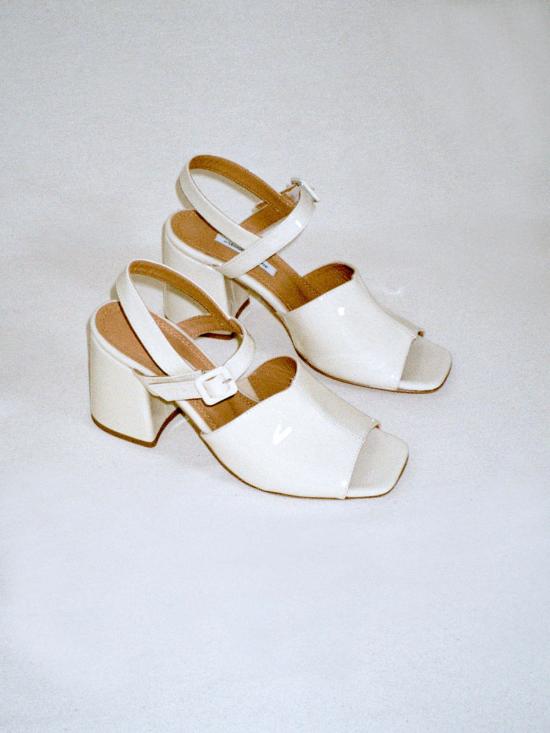  어바웃 아리안느 샌들 Arianne Rita Sandals Cream에 대하여 - ABOUT ARIANNE