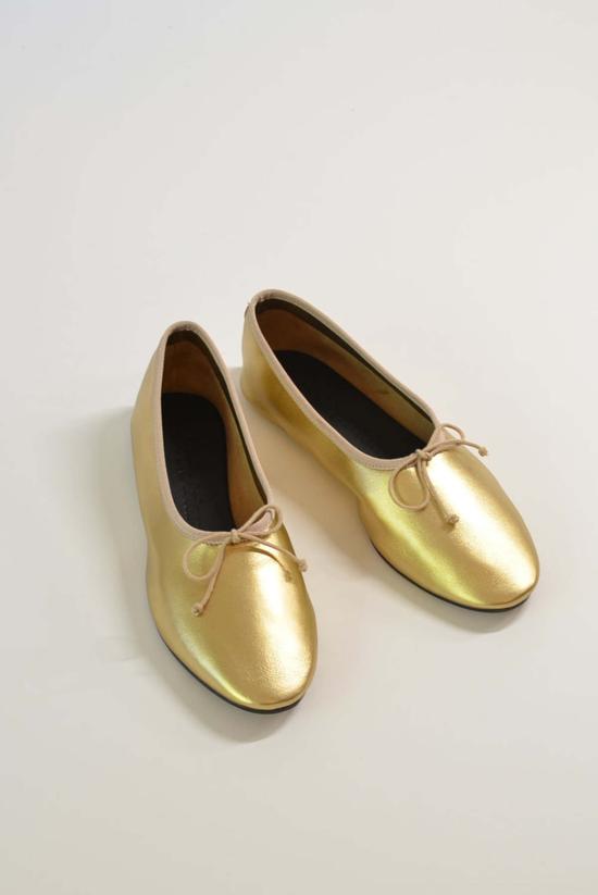  어바웃 아리안느 뮬/슬리퍼 Arianne Mila Ballet Flat Gold에 대한 정보 - ABOUT ARIANNE