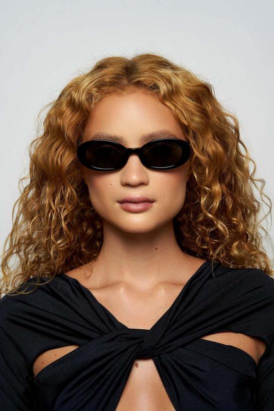  엘리사 존슨 안경 리릭 리 선글라스 글로스 블랙