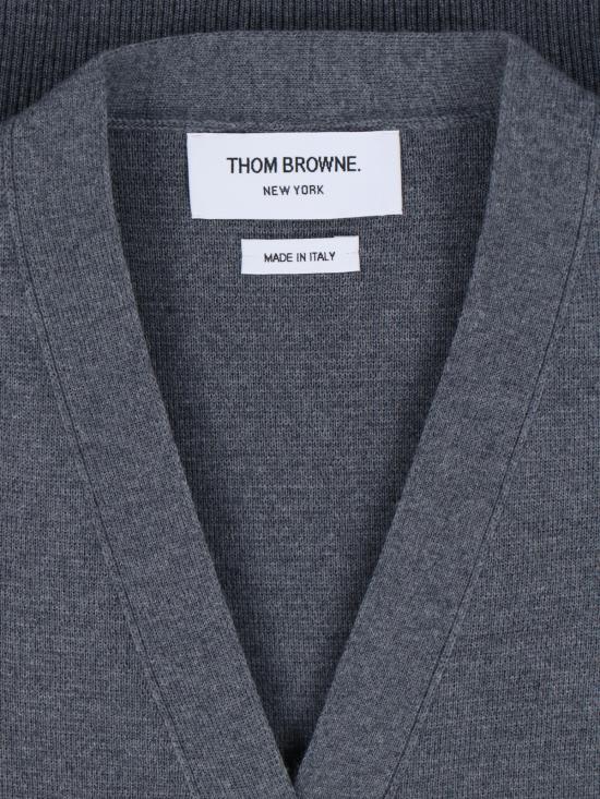 25FW 톰브라운 파인 메리노 울 4바 클래식 V넥 가디건 FKC207A 00014 035 - THOM BROWNE