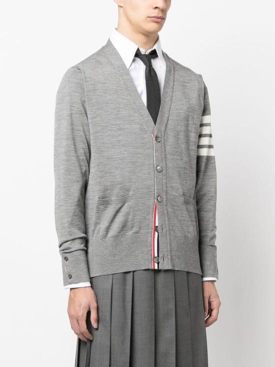 25FW 톰브라운 4바 서스테이너블 파인 메리노 울 클래식 가디건  MKC002AY1014058 GREY - THOM BROWNE