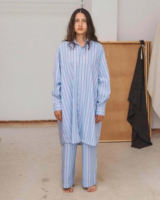  베이스레인지 미디 원피스 매트릭스 스트라이프 클로드 셔츠 드레스 - BASERANGE