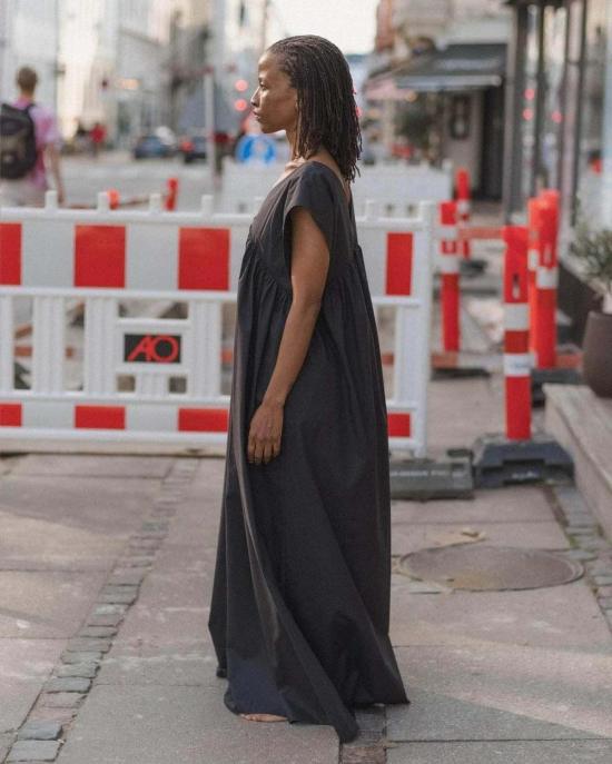  베이스레인지 롱 원피스 케이블 드레스 블랙 - BASERANGE