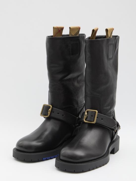 25FW 버버리 레더 소프트 새들 미들부츠 8111737 BLACK - BURBERRY