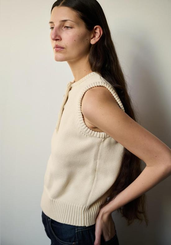  데미리 뉴욕 베스트 데밀리 미니베라 조끼 - DEMYLEE