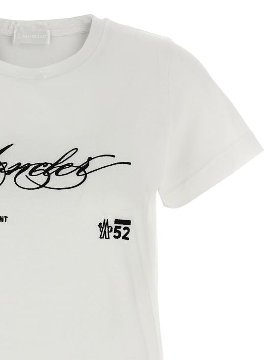 25FW 몽클레어 자수 커시브 로고 코튼 티셔츠 K20938C0000589AJS00A - MONCLER