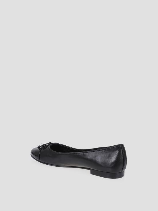 25FW 토리버치 클레어 발레 플랫슈즈 154511 004 BLACK WHITE - TORY BURCH