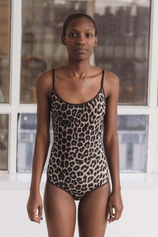  베이스레인지 바디수트 티셔츠 에밀리 바디수트