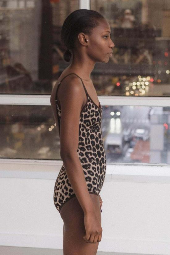  베이스레인지 바디수트 티셔츠 에밀리 바디수트 - BASERANGE