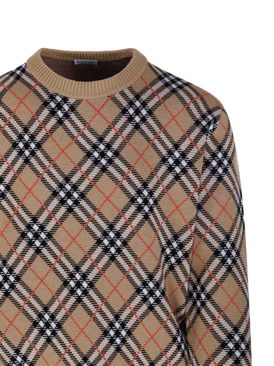 25FW 버버리 리버시블 체크 크루넥 스웨터 8111379 B9368 SAND IP CHECK - BURBERRY