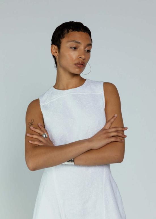  오디 롱 원피스 코튼 텍스처 슬리브리스 드레스 밀크 - ODEEH