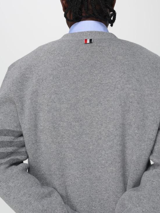 25FW 톰브라운 4바 밀라노 스티치 브이넥 메리노 울 가디건 MKC608AY1029 055 Grey - THOM BROWNE