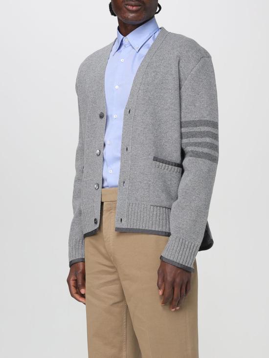 25FW 톰브라운 4바 밀라노 스티치 브이넥 메리노 울 가디건 MKC608AY1029 055 Grey - THOM BROWNE
